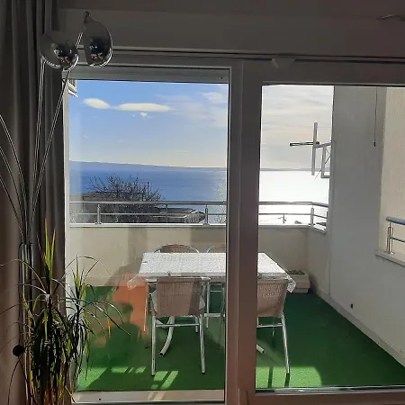 Apartment Beautiful Place Near The Sea